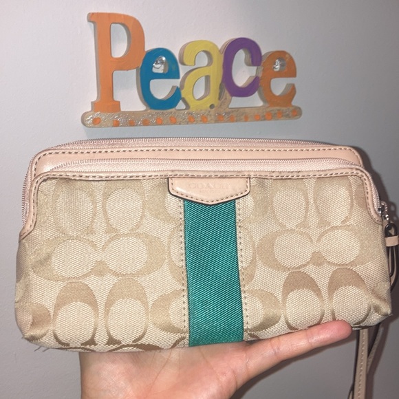 Vintage coach wallet - Picture 3 of 3